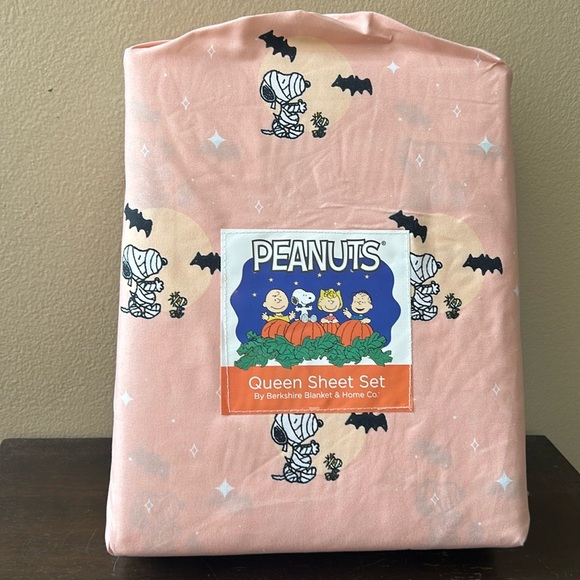 Berkshire Other - New Peanuts Mummy Snoopy Bats Spooky  Halloween Queen  Size Sheet Set Pink Moon